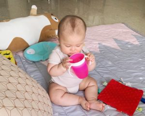 how to wean baby from latching munchkin 360 sippy cup