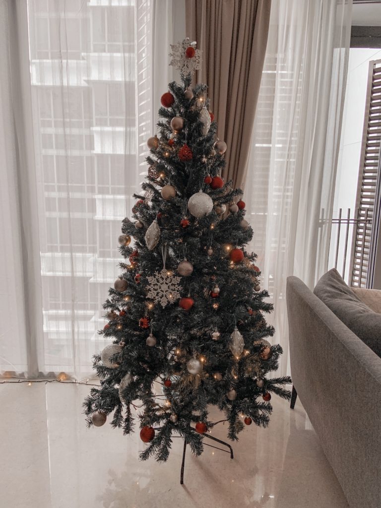 how to decorate your christmas tree by roxanne says blog 3